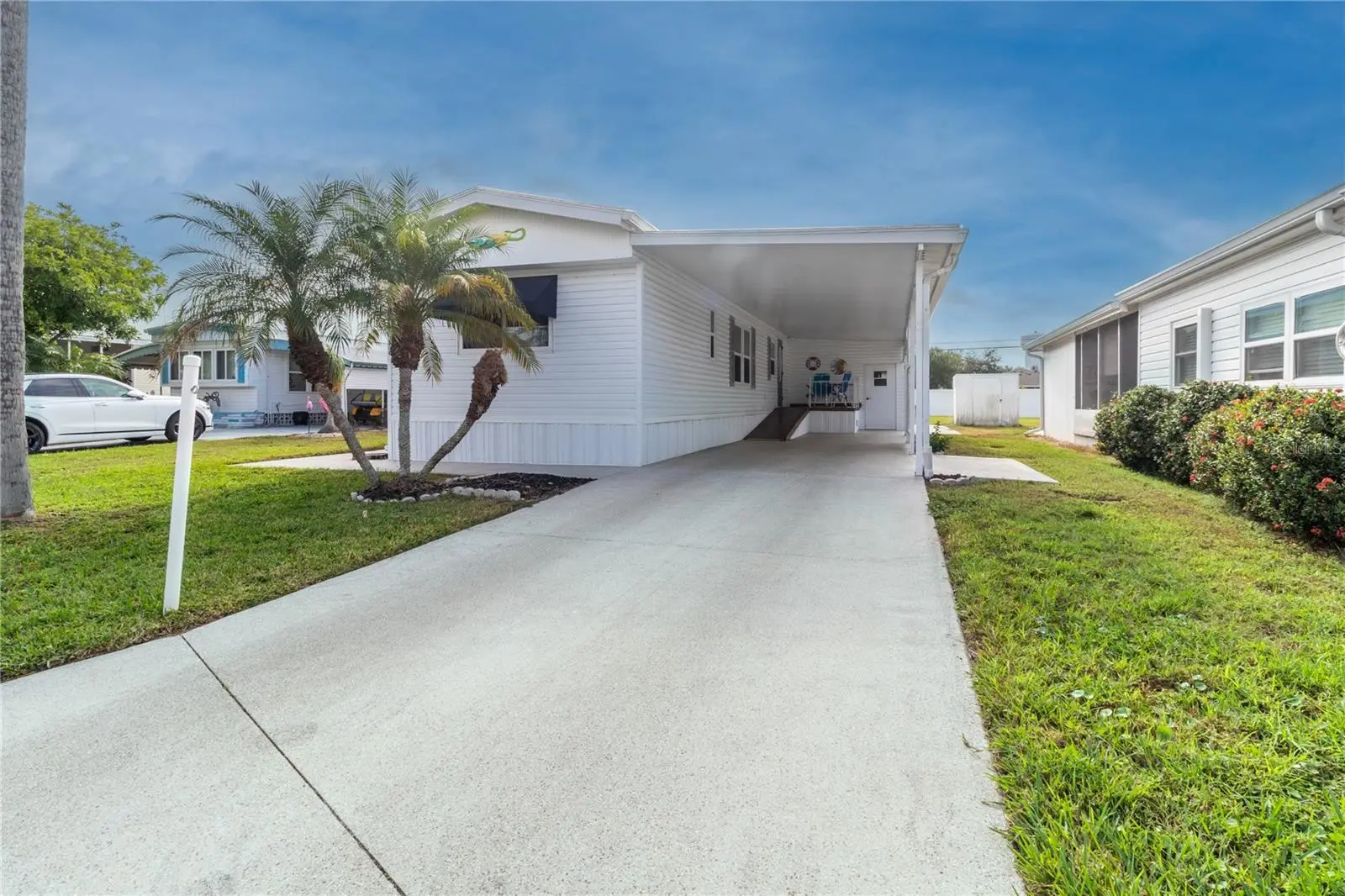 214 Leisure Way, FL