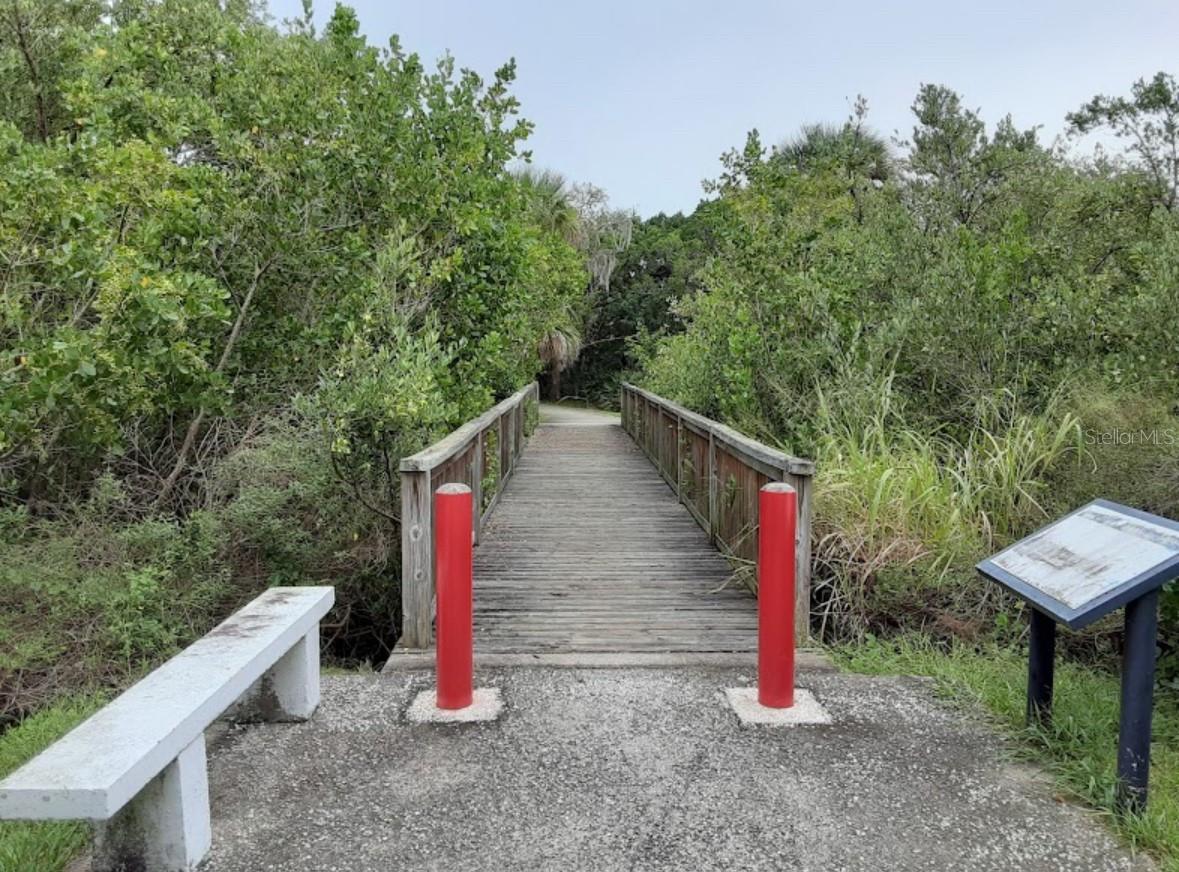 3800 Saxon Drive, FL