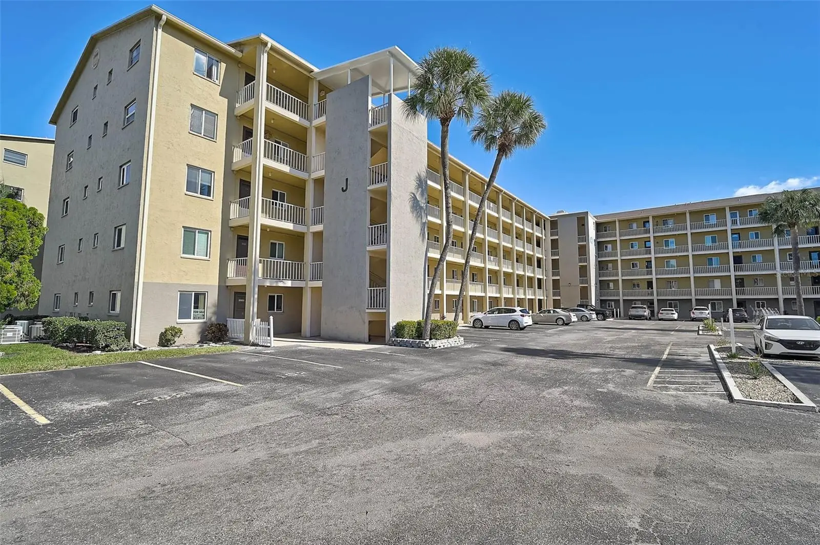 3585 Lake Bayshore Drive, FL