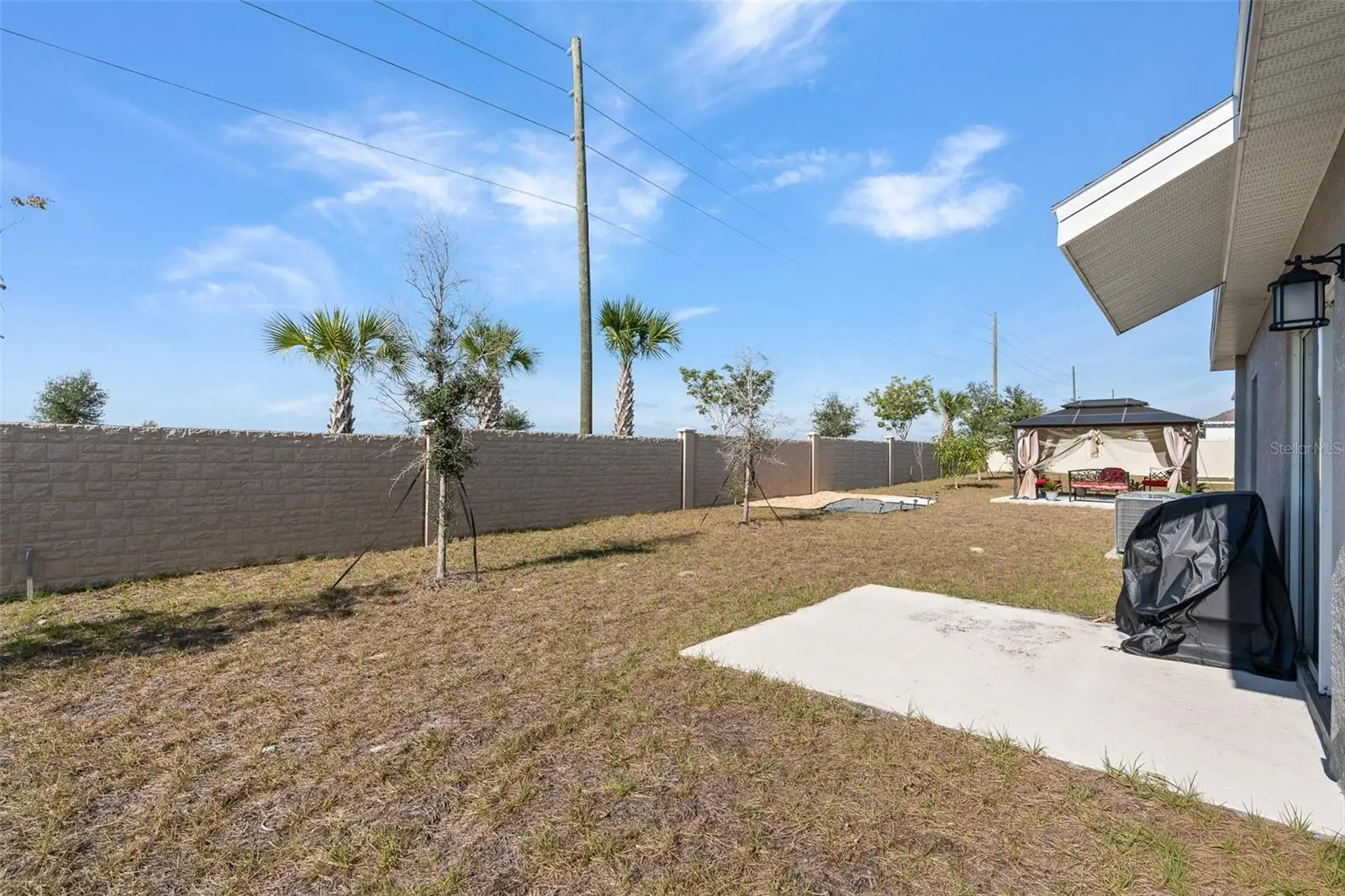 360 Loch Ct, FL