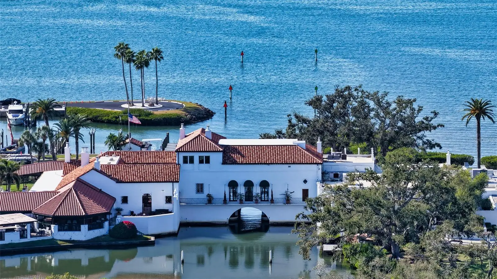 1421 Lake Shore Drive, FL
