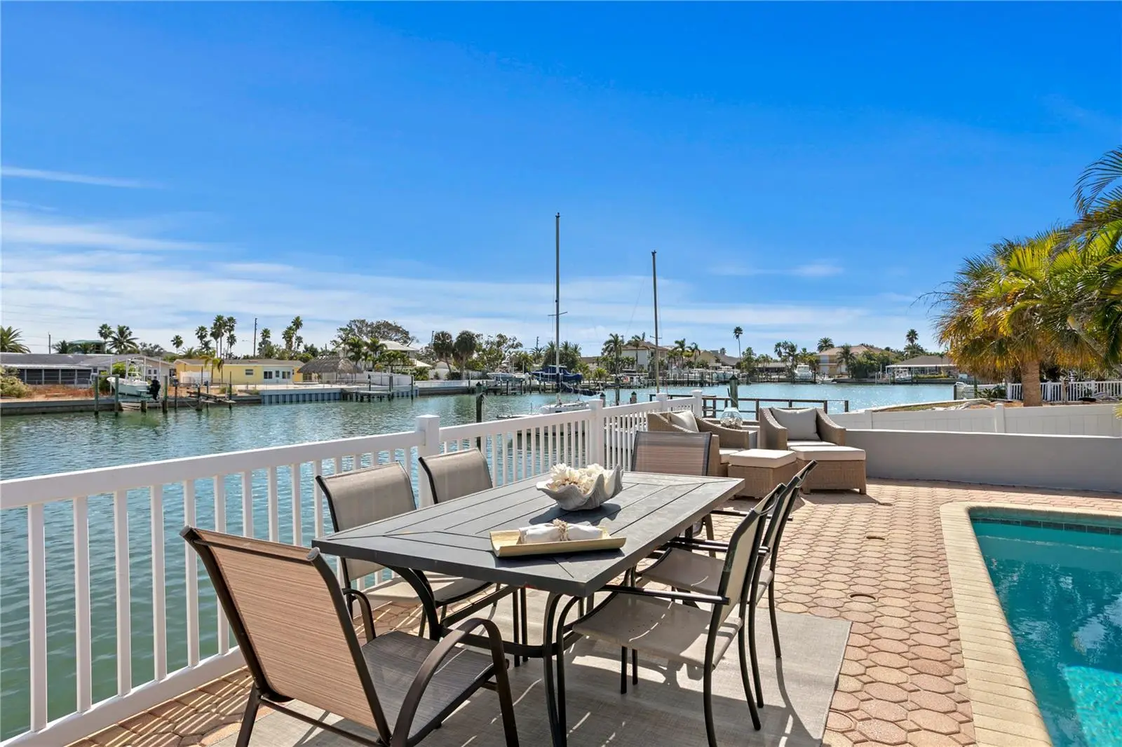 350 Julia Circle, FL