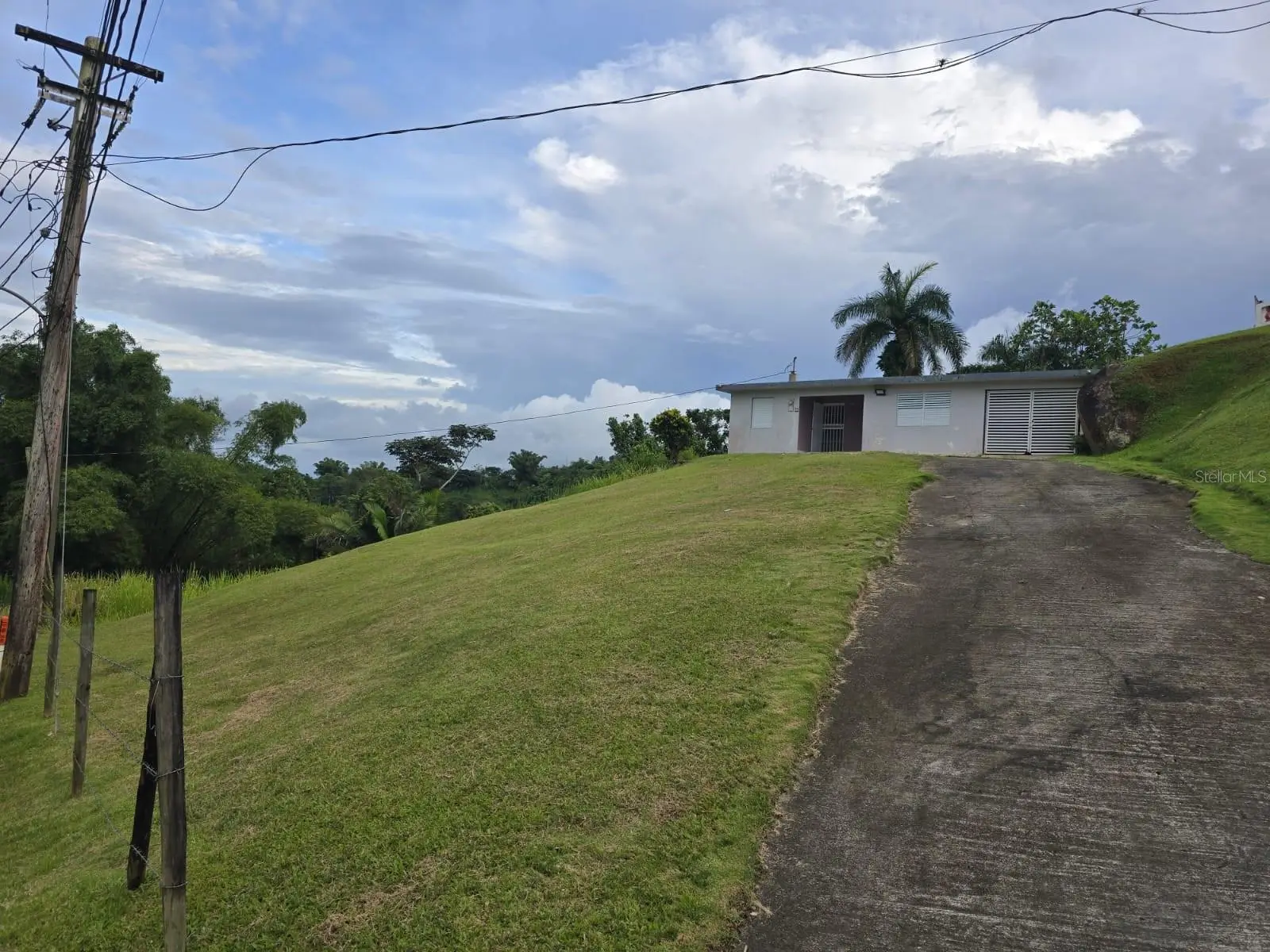 Sr 182 Km. 15.6 Bo Guayabotas, PR