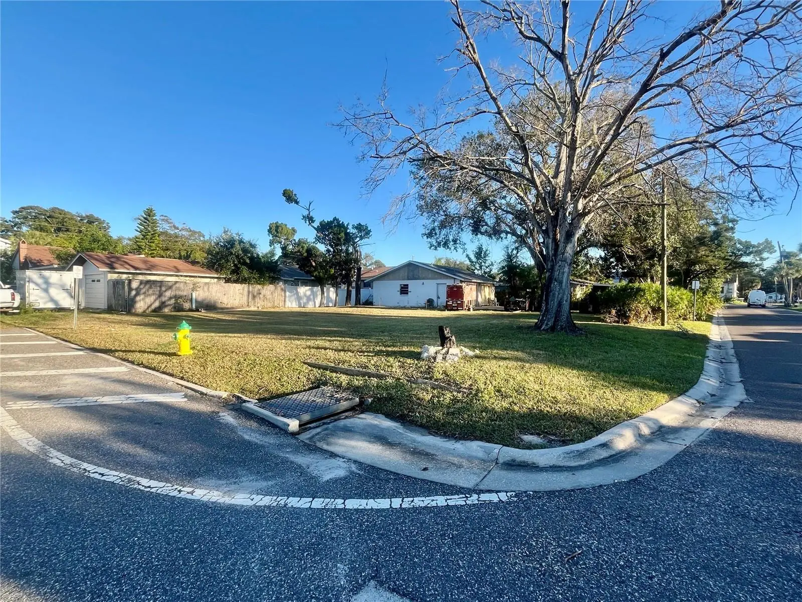 W Spruce Street, FL