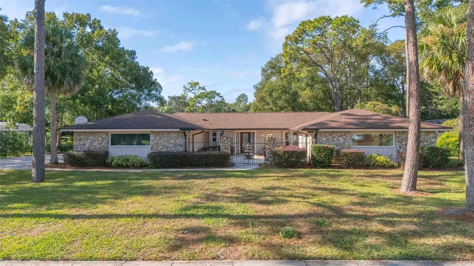 204 Blue Lake Drive, FL