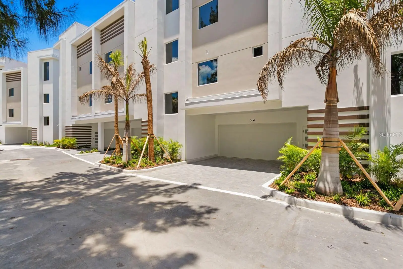 864 N Osceola Ave, FL