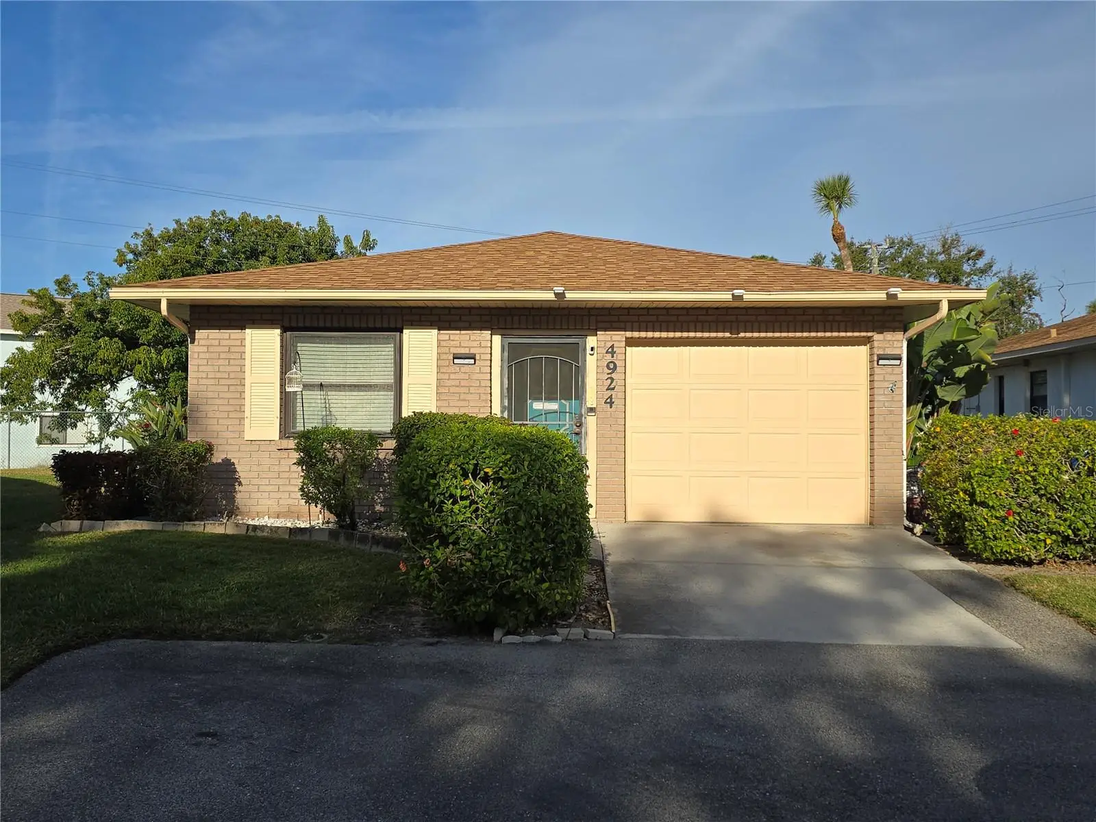4924 Live Oak Circle, FL