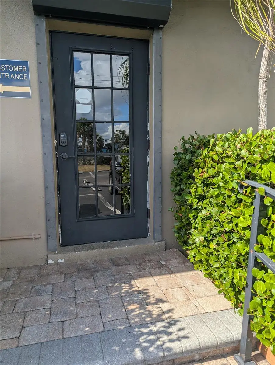 4456 Tamiami Trail, FL