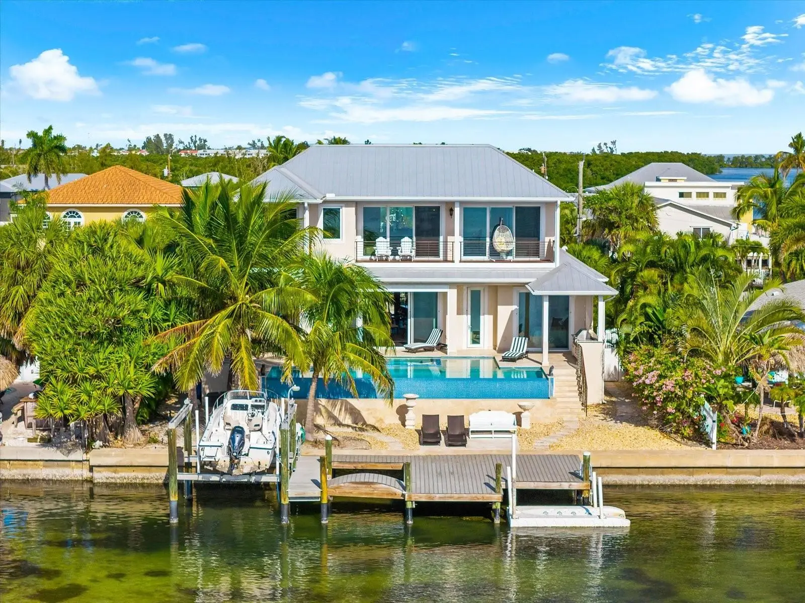 511 Bayview Drive, FL