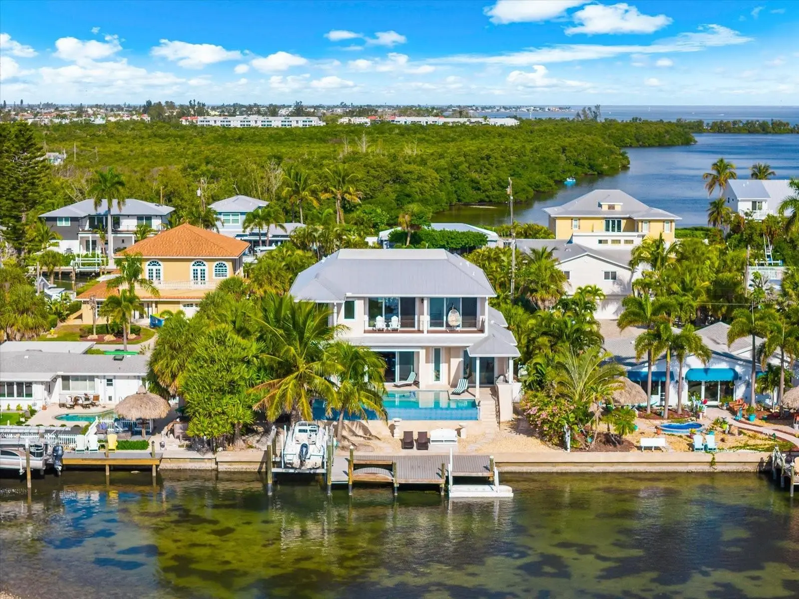 511 Bayview Drive, FL