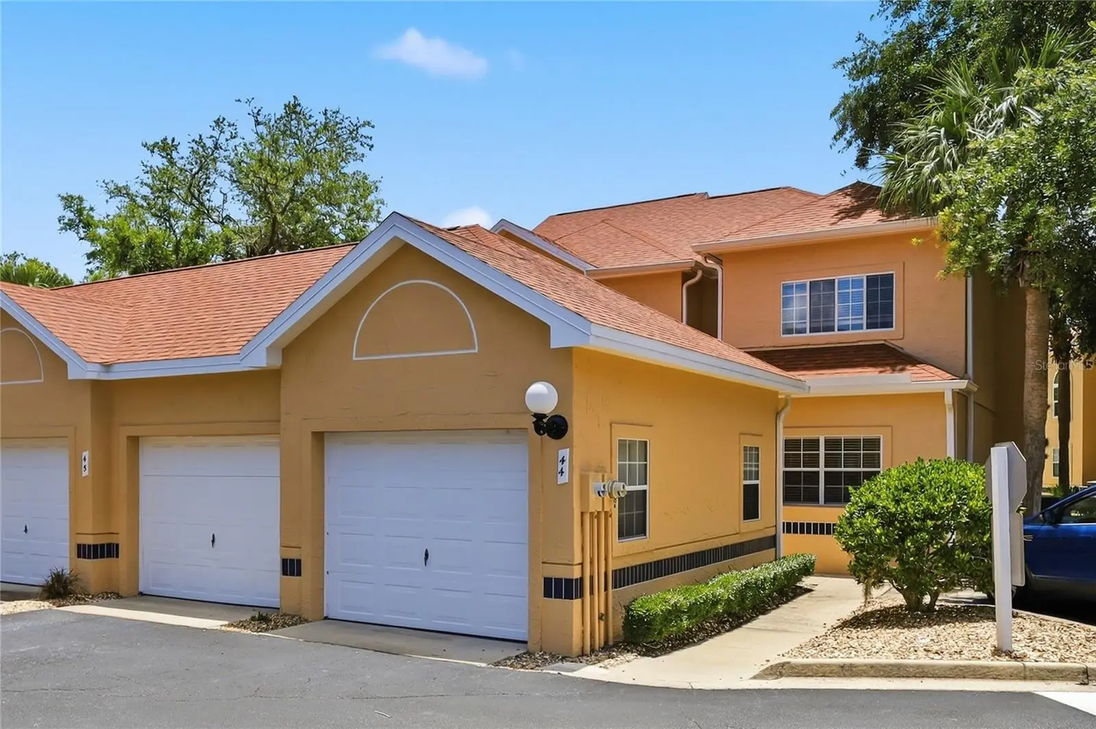 44 Captains Walk, FL