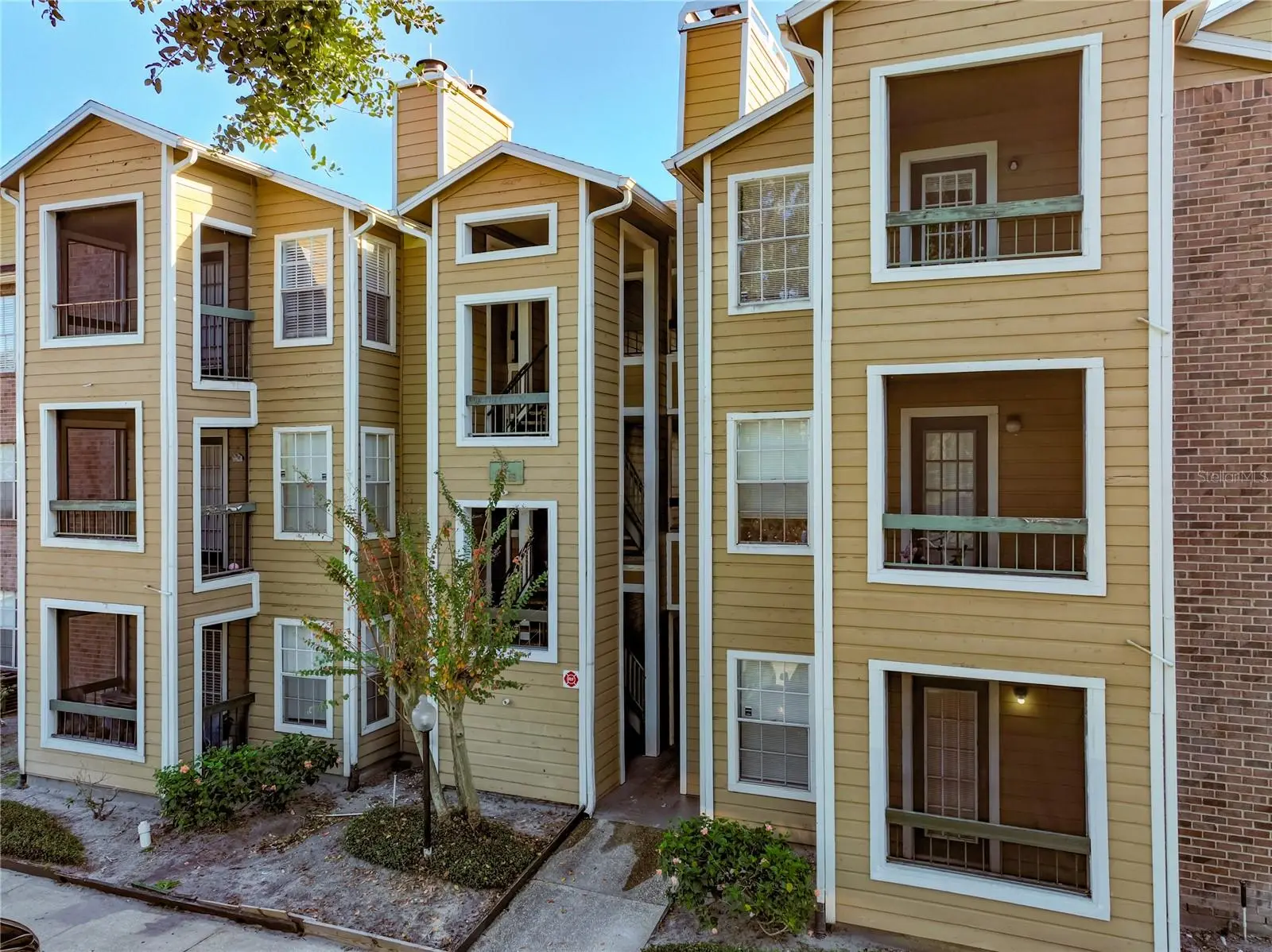 4301 Lizshire Lane, FL