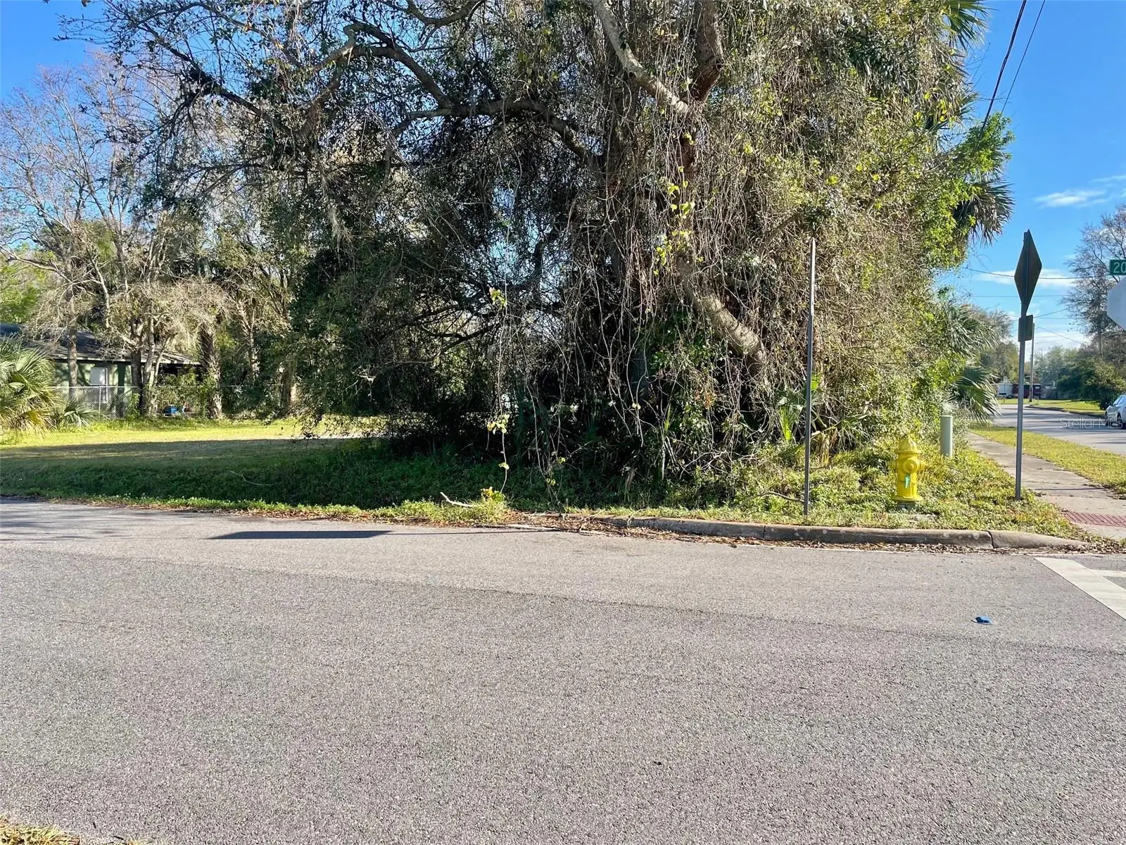 E 20th Street, FL