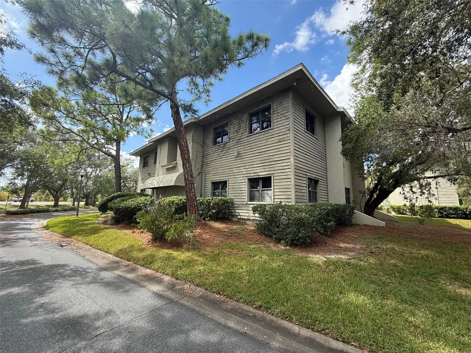2841 Executive Drive, FL