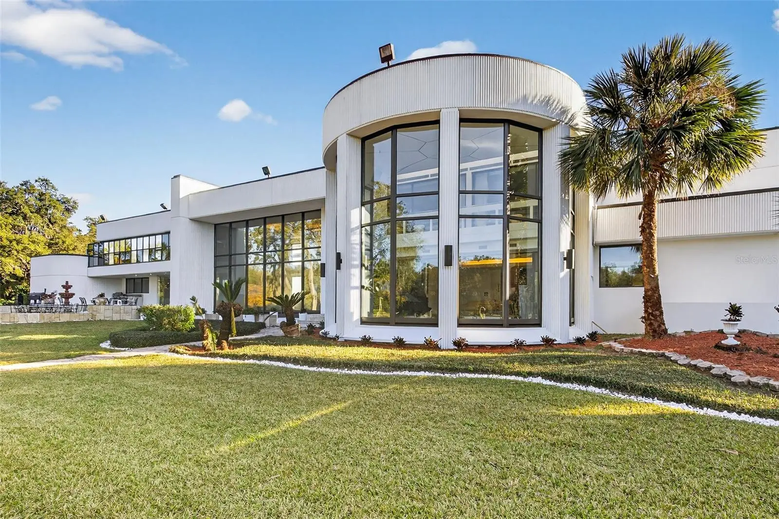 812 Sweetwater Club Boulevard, FL