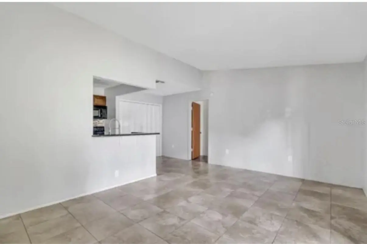 3827 Bay Club Circle, FL