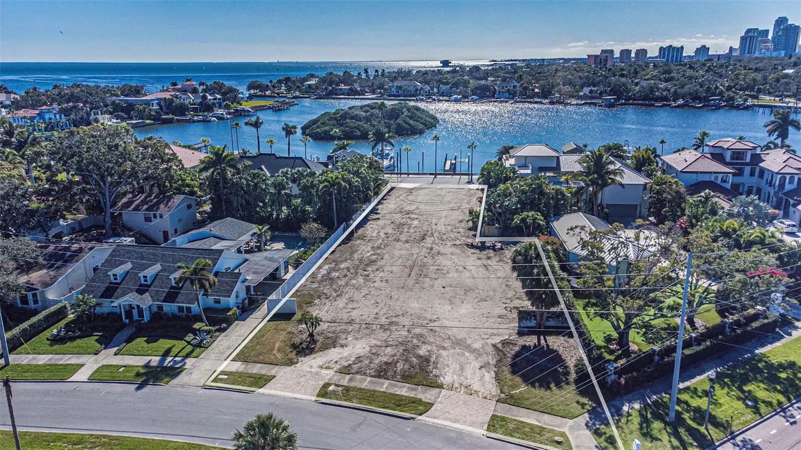 140 Brightwaters Boulevard, FL
