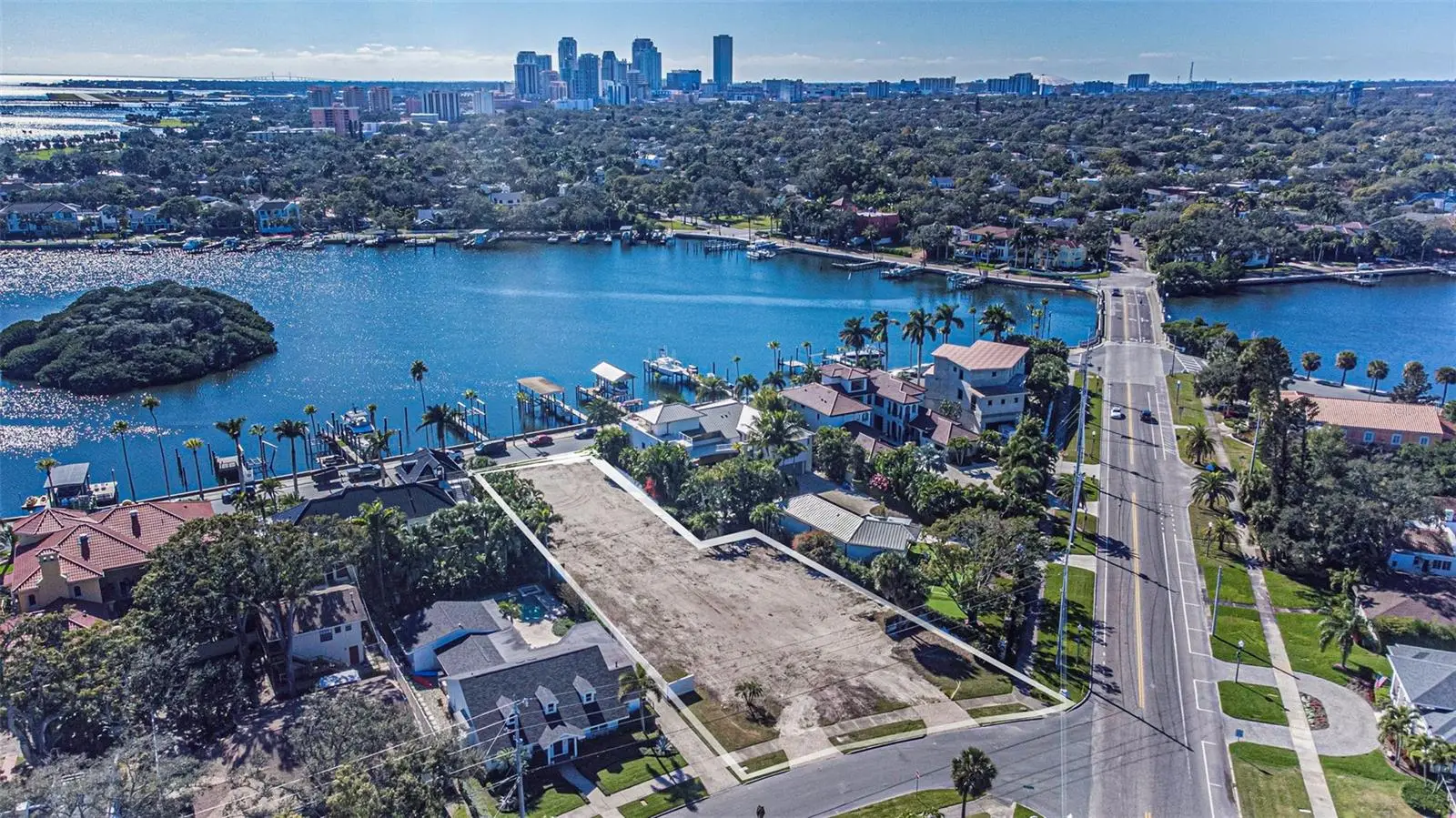 140 Brightwaters Boulevard, FL