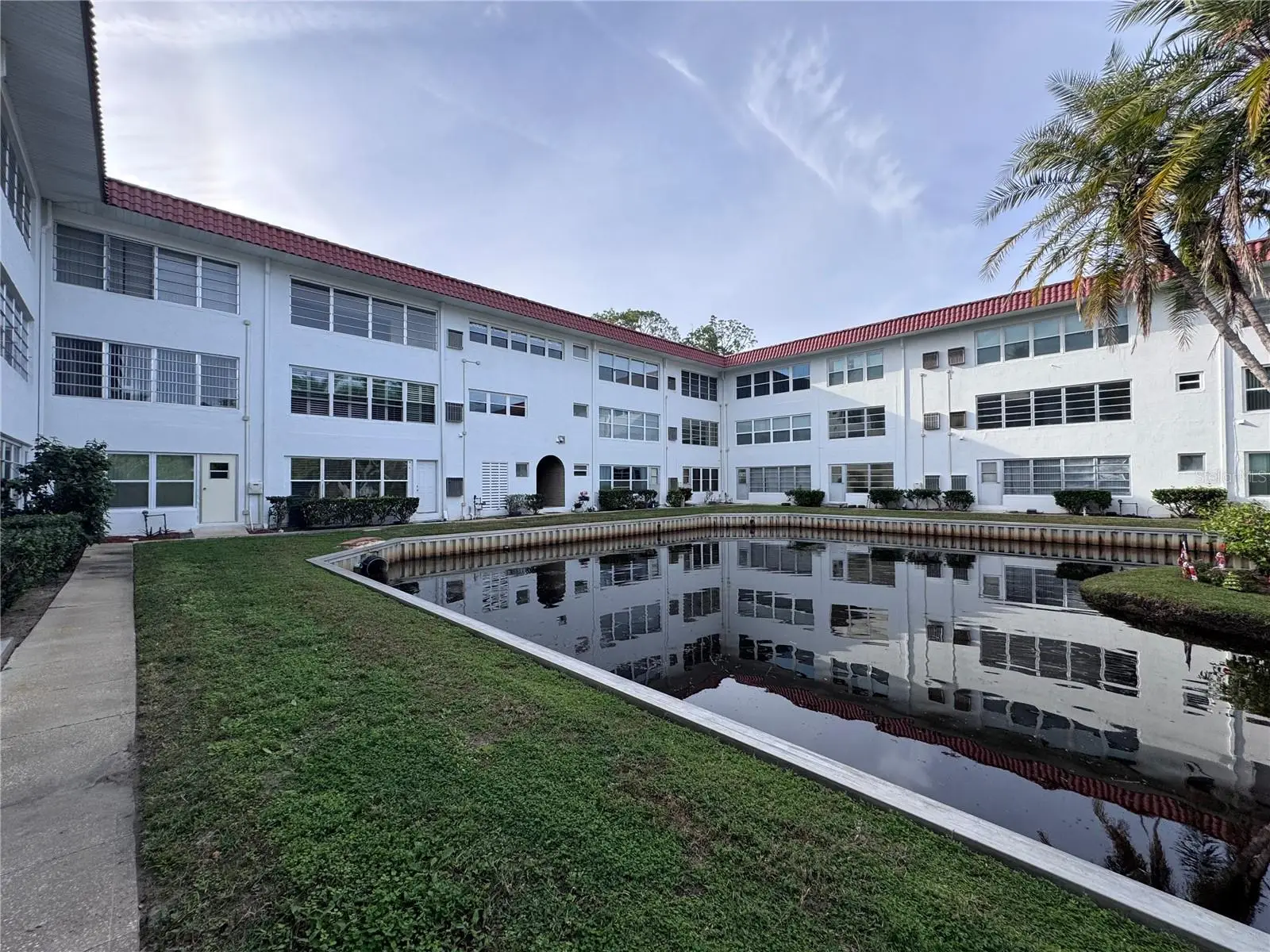 100 El Camino Drive, FL