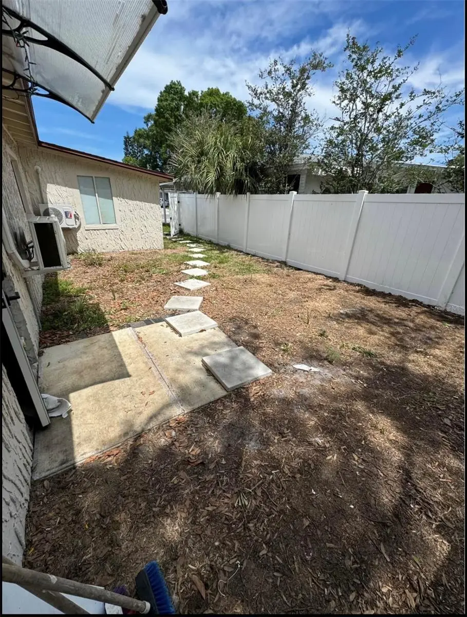 7714 Powhatan, FL