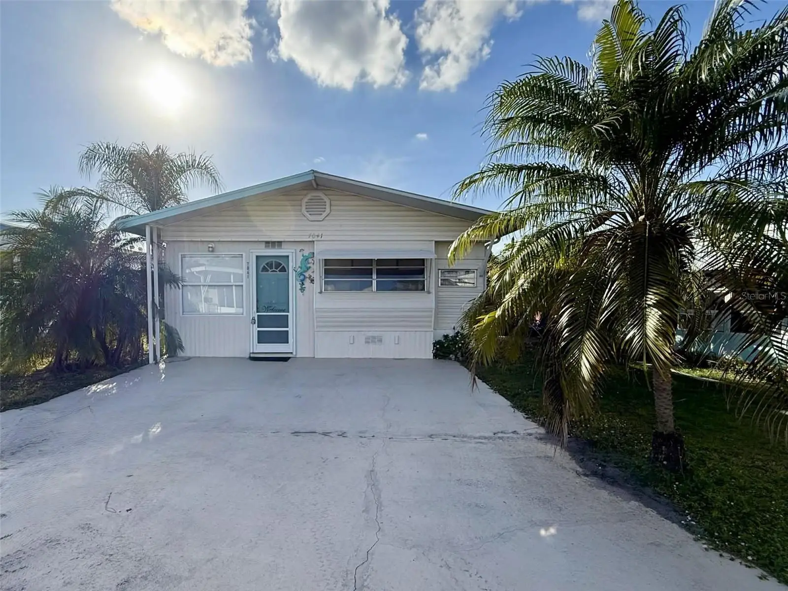 7041 Fairview Village Circle, FL