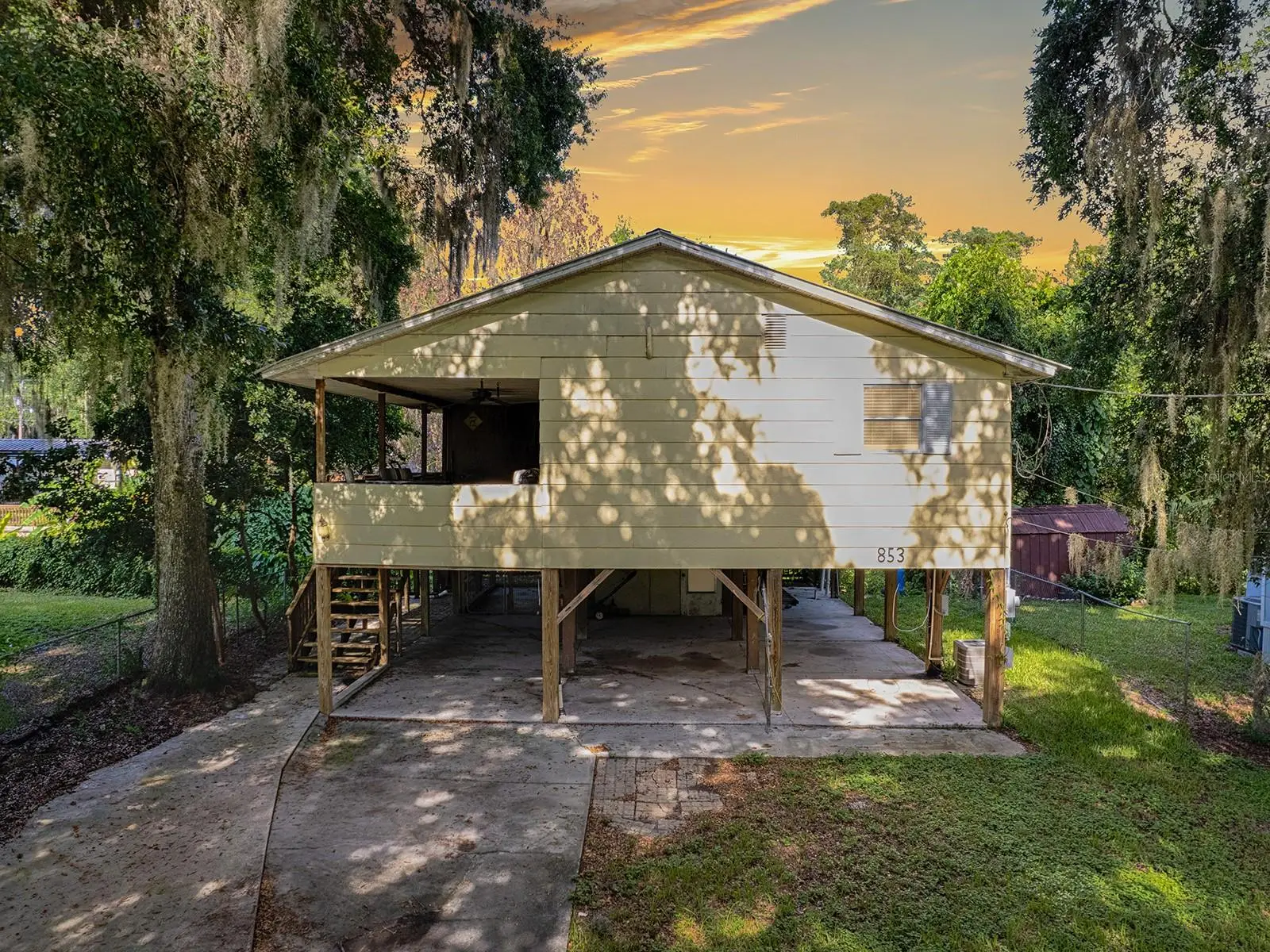 853 Cr 484, FL