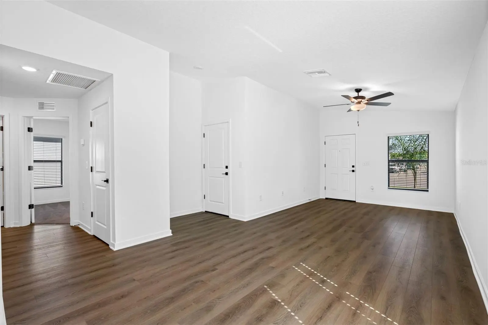537 Blackthorn Drive, FL