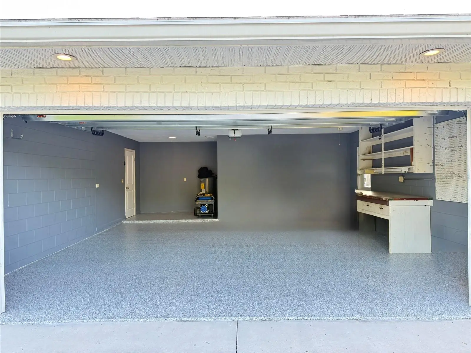 601 Lake Pansy Drive, FL