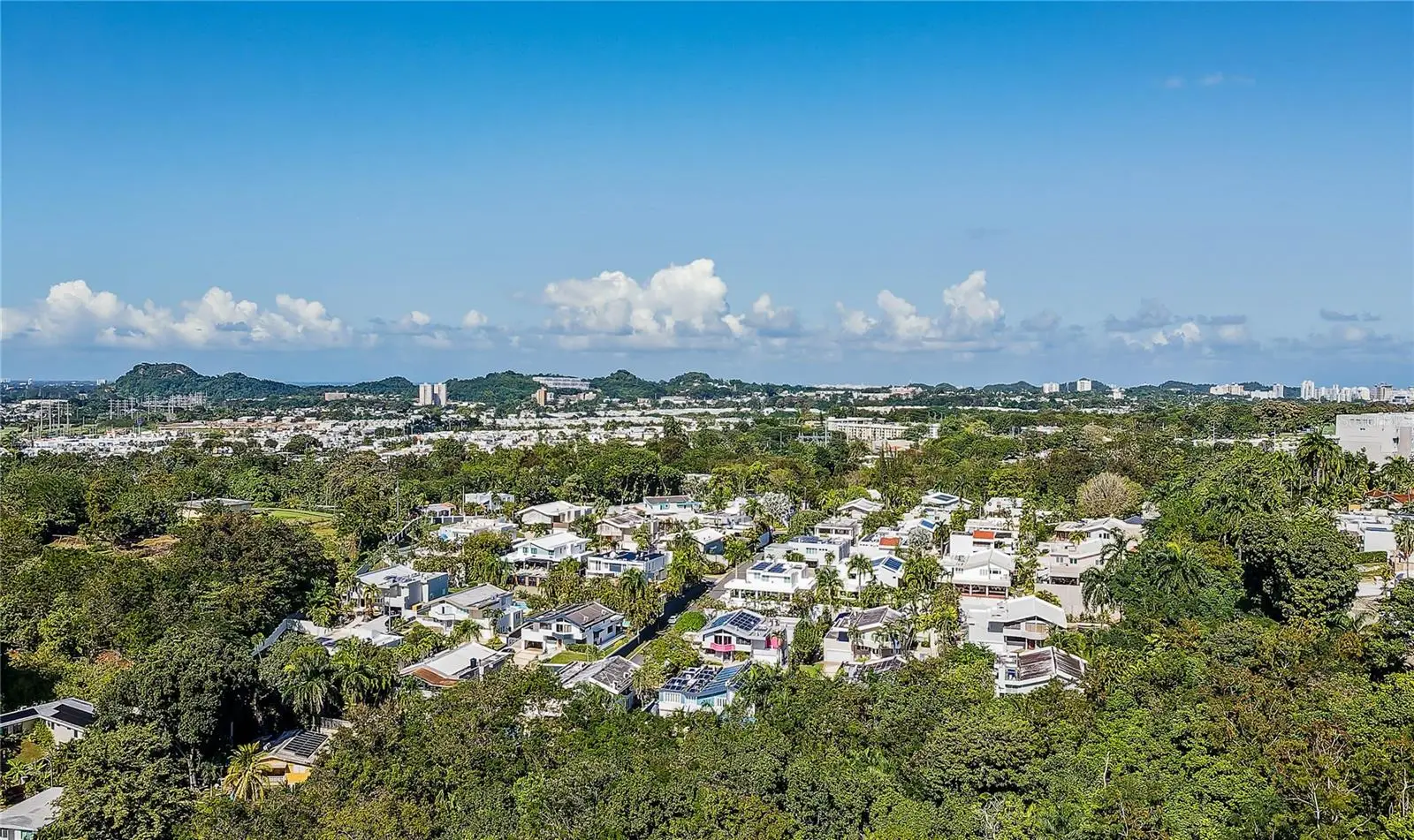 B32 Eastside Court, PR