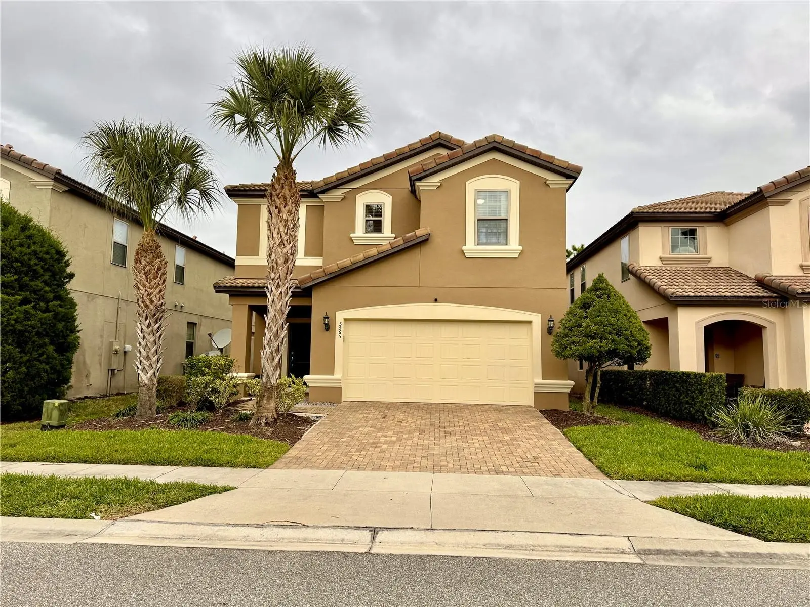 5565 Misty Oak Circle, FL
