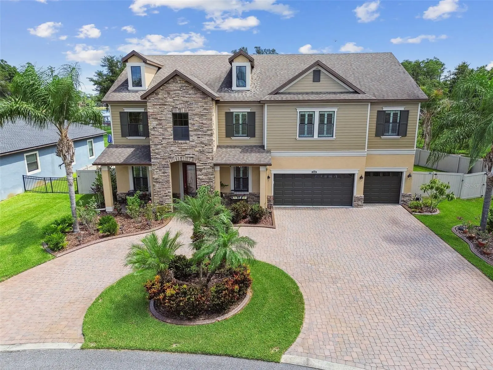 2566 Lake Manor Drive, FL