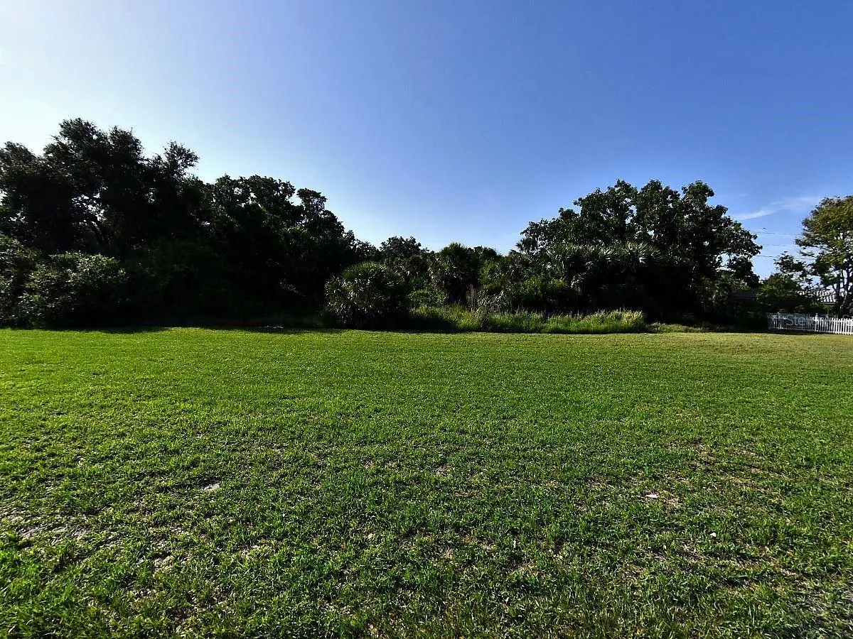 2099 Tamiami Trail, FL