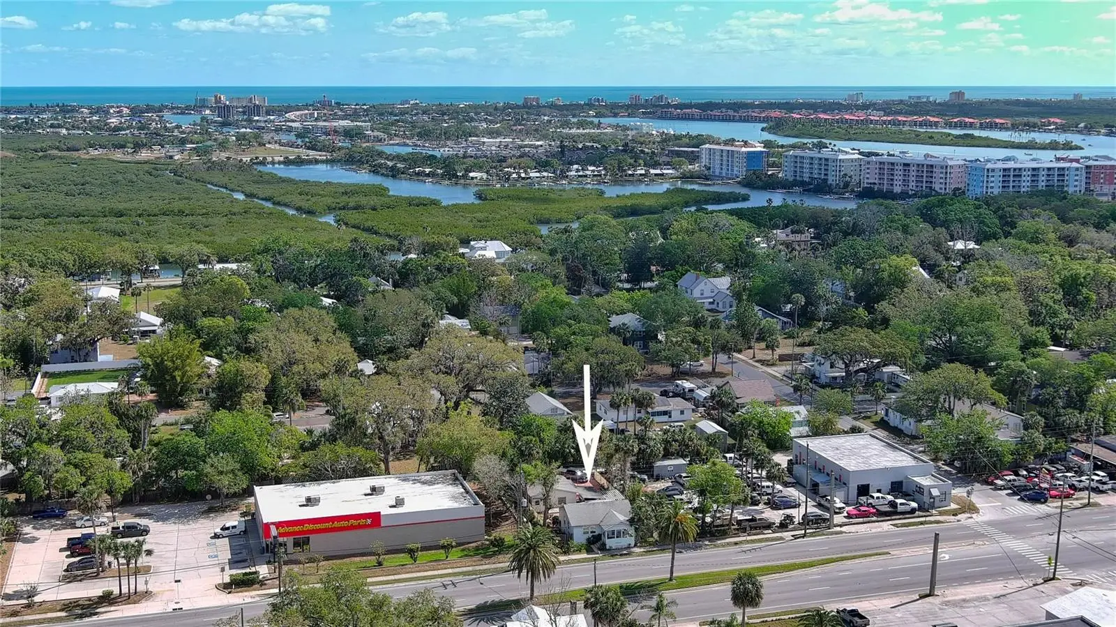 607 Dixie Freeway, FL