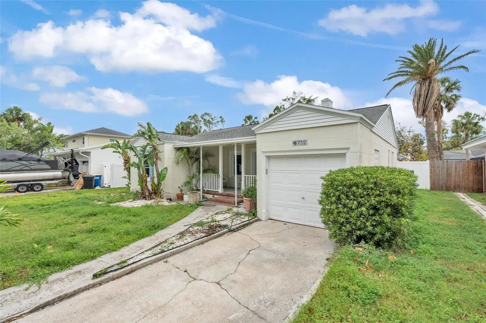 752 Lantana Avenue, FL