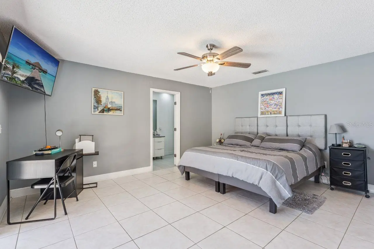 8215 Rolla Court, FL