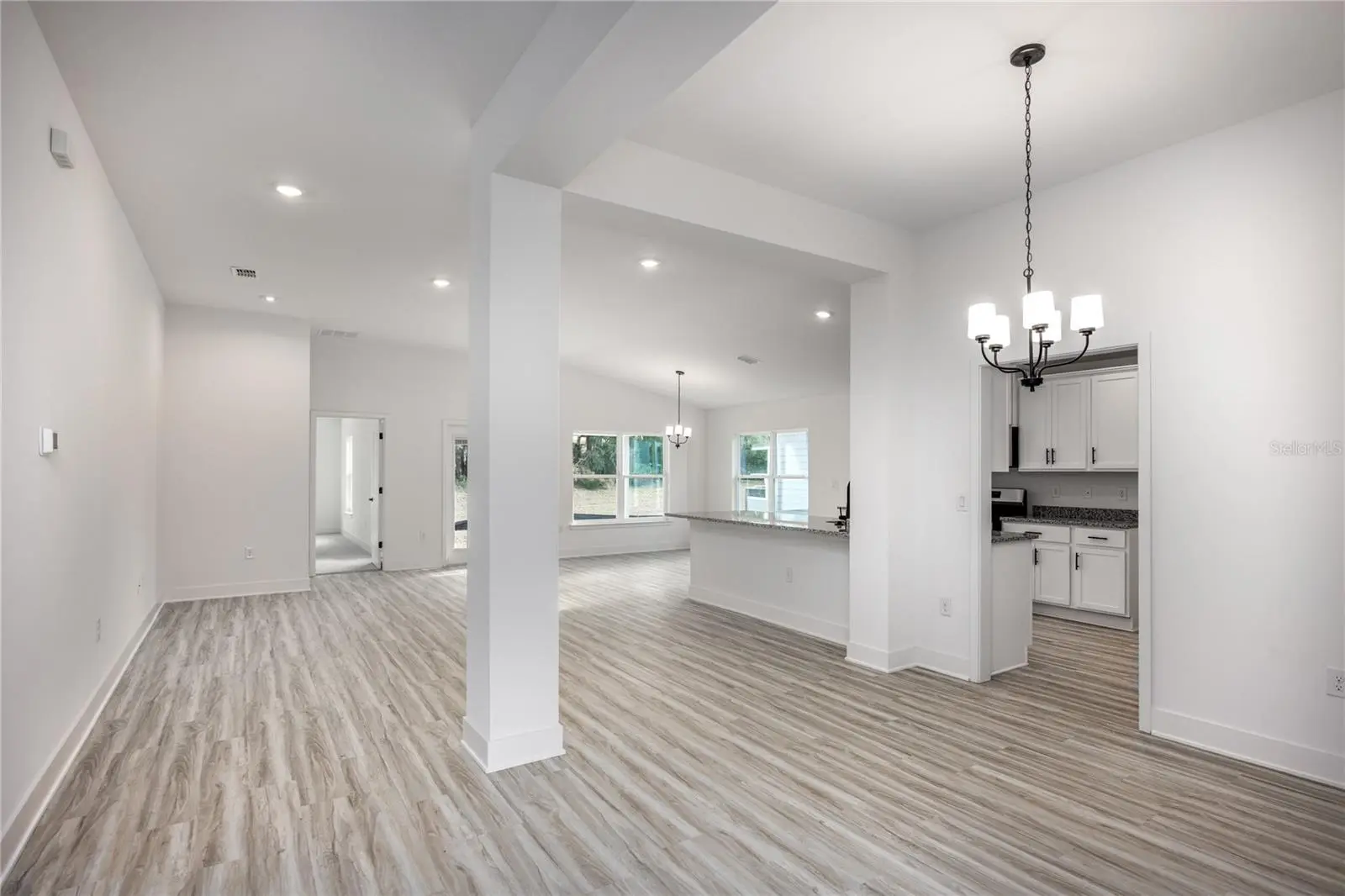 581 Bellflower Drive, FL