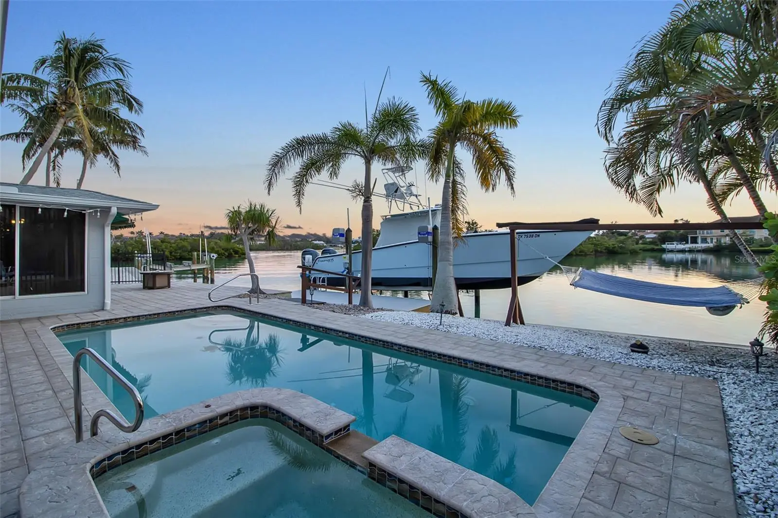 922 Casey Cove Drive, FL