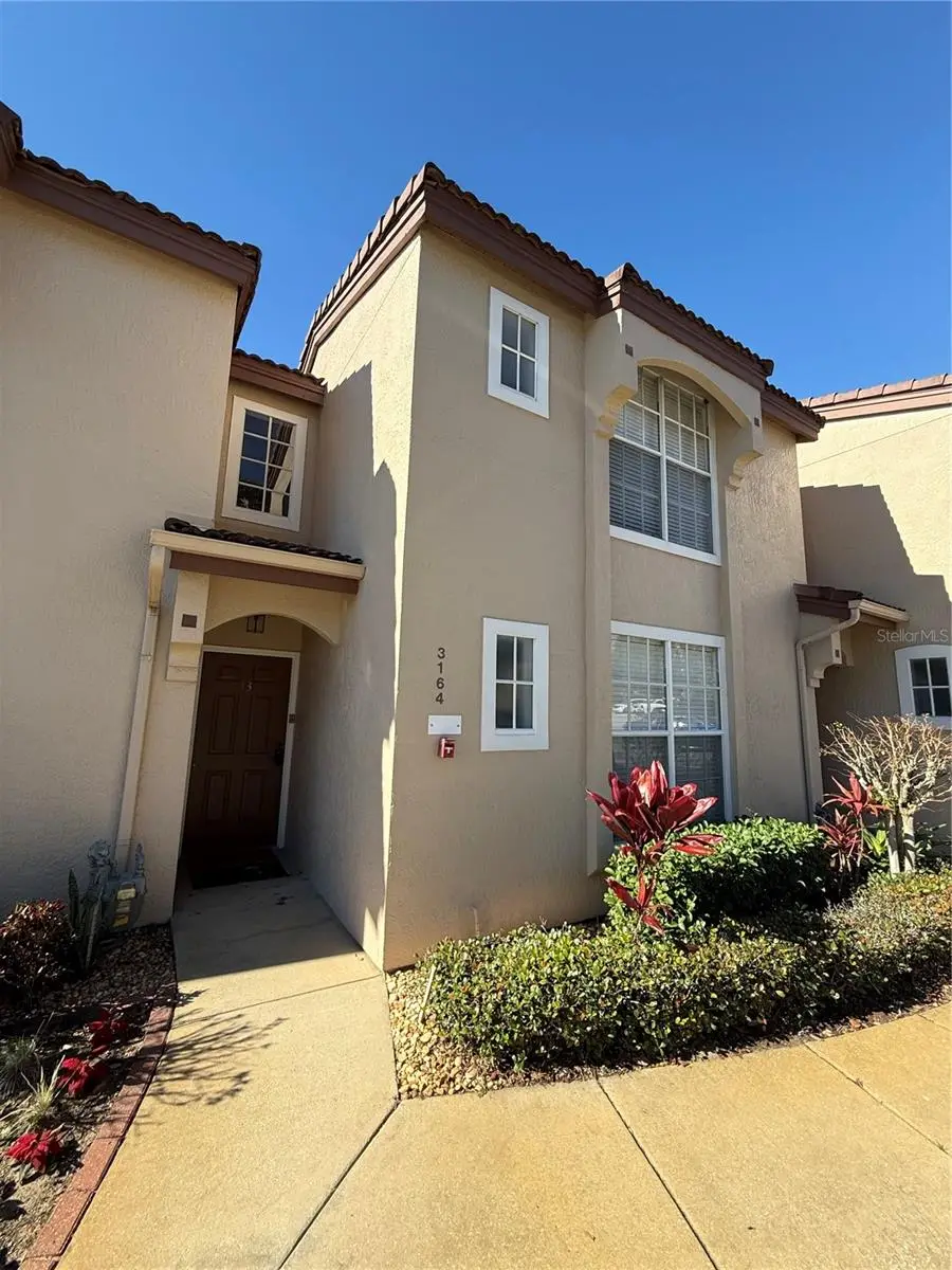 3164 Tamarind Cir