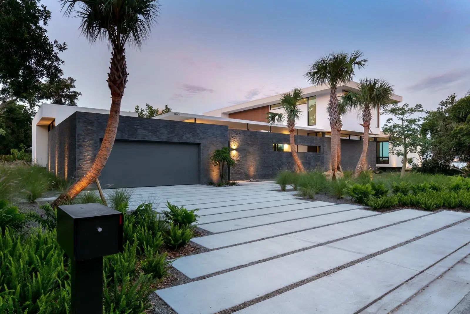 1500 Bayview Drive, FL