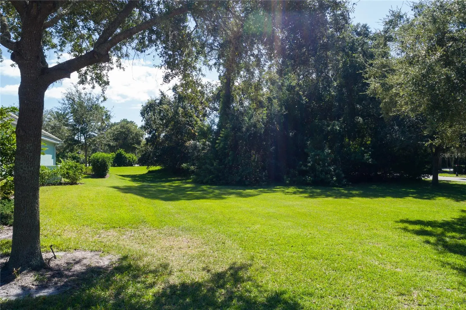 2 Holly Court, FL