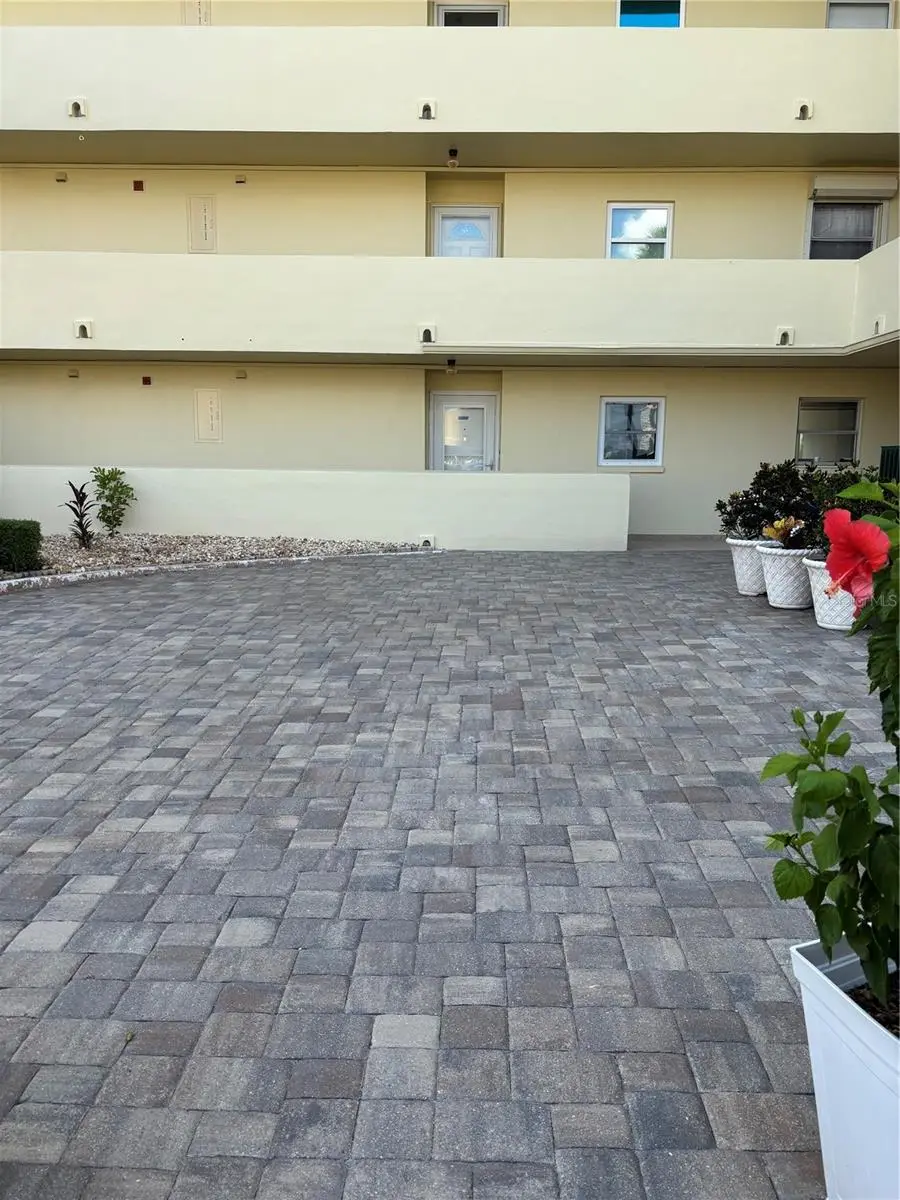4725 Cove Circle, FL