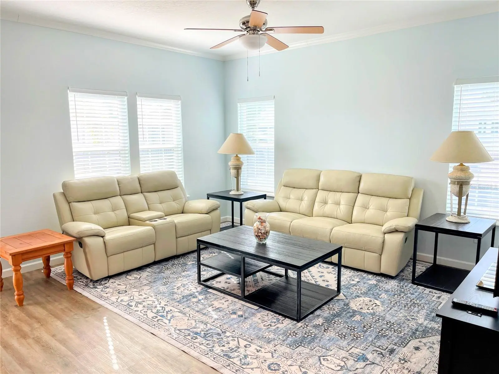 612 Carefree, FL
