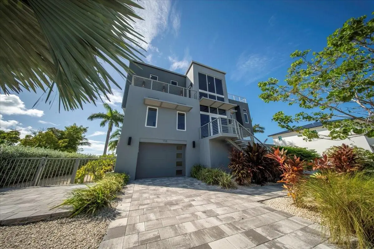 118 Avenue, FL