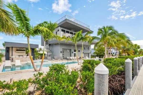 118 Avenue, FL