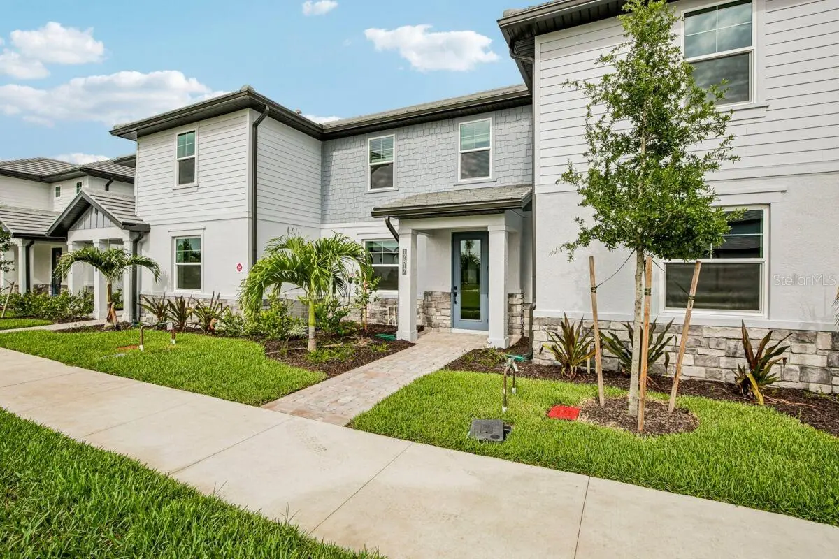17817 Broadleaf Loop, FL