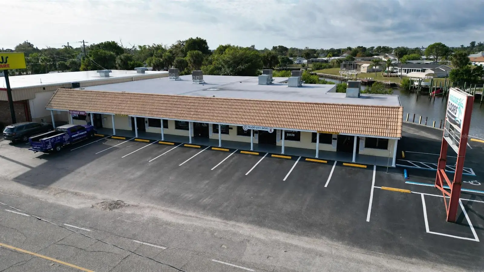 3527 Tamiami Trail, FL