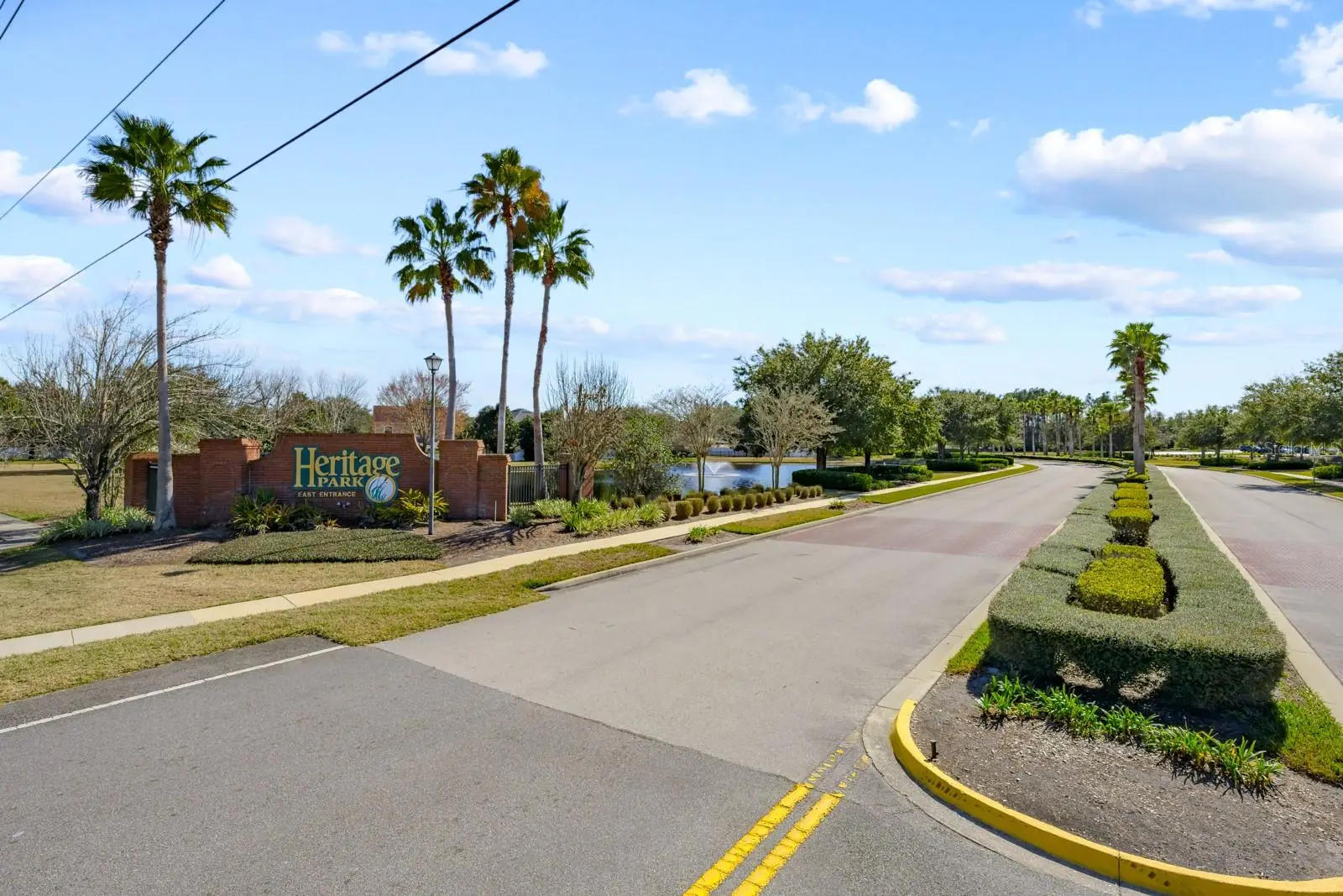 466 Wooded Crossing Circle, FL