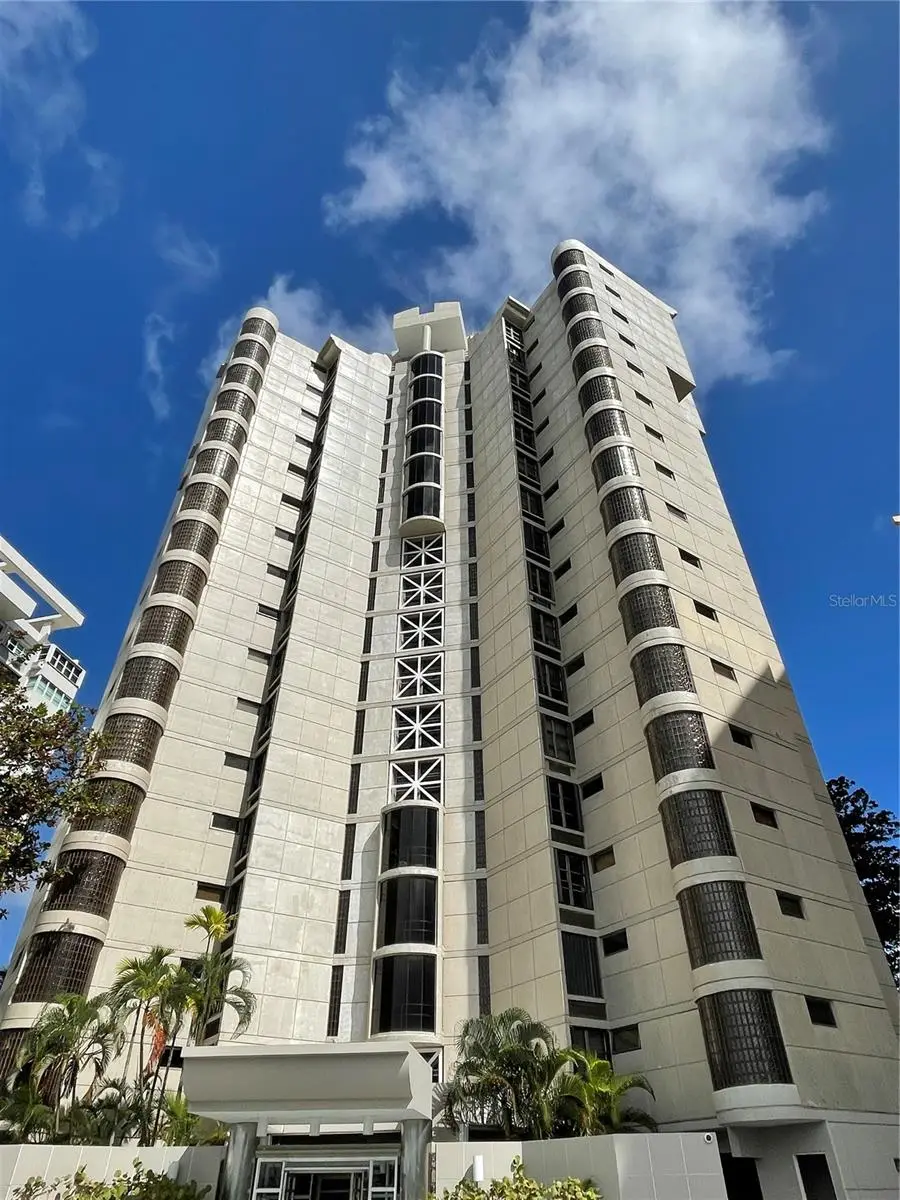 Plaza Atlantico Ave Isla Verde, PR