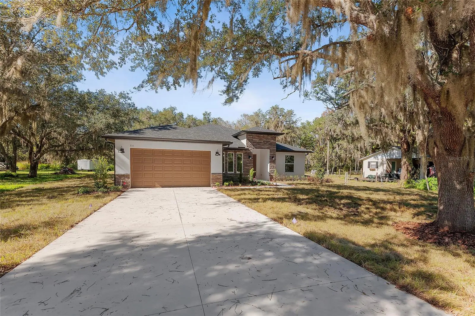 335 Miller Road, FL