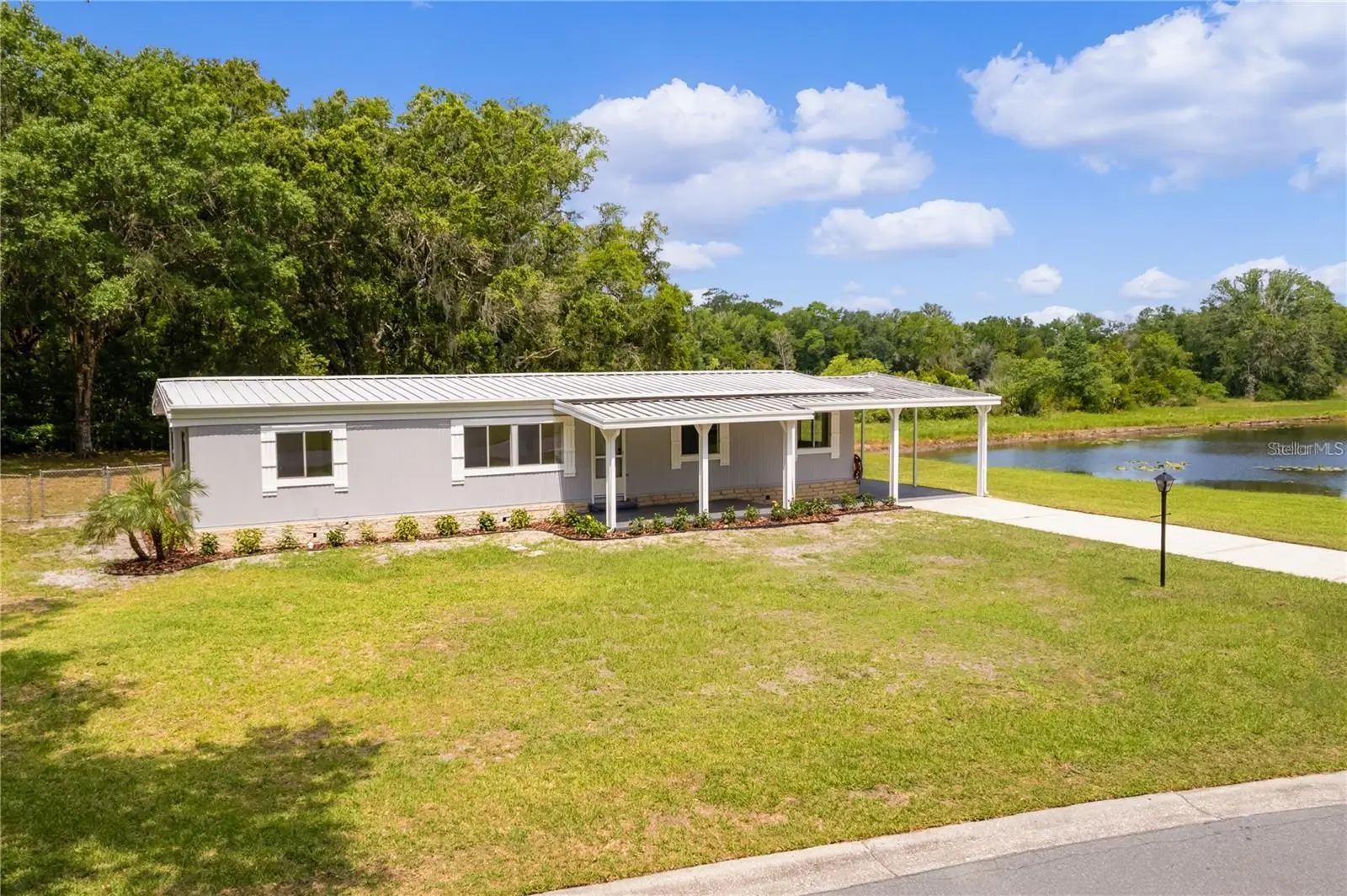 302 Ivanhoe Circle, FL